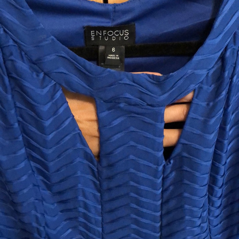 Dress - Picture 2 of 3